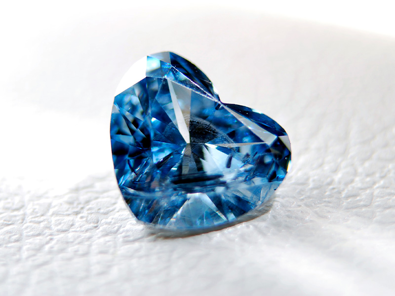 Diamante di Algordanza a Forma di Cuore realizzato da Ceneri Animali